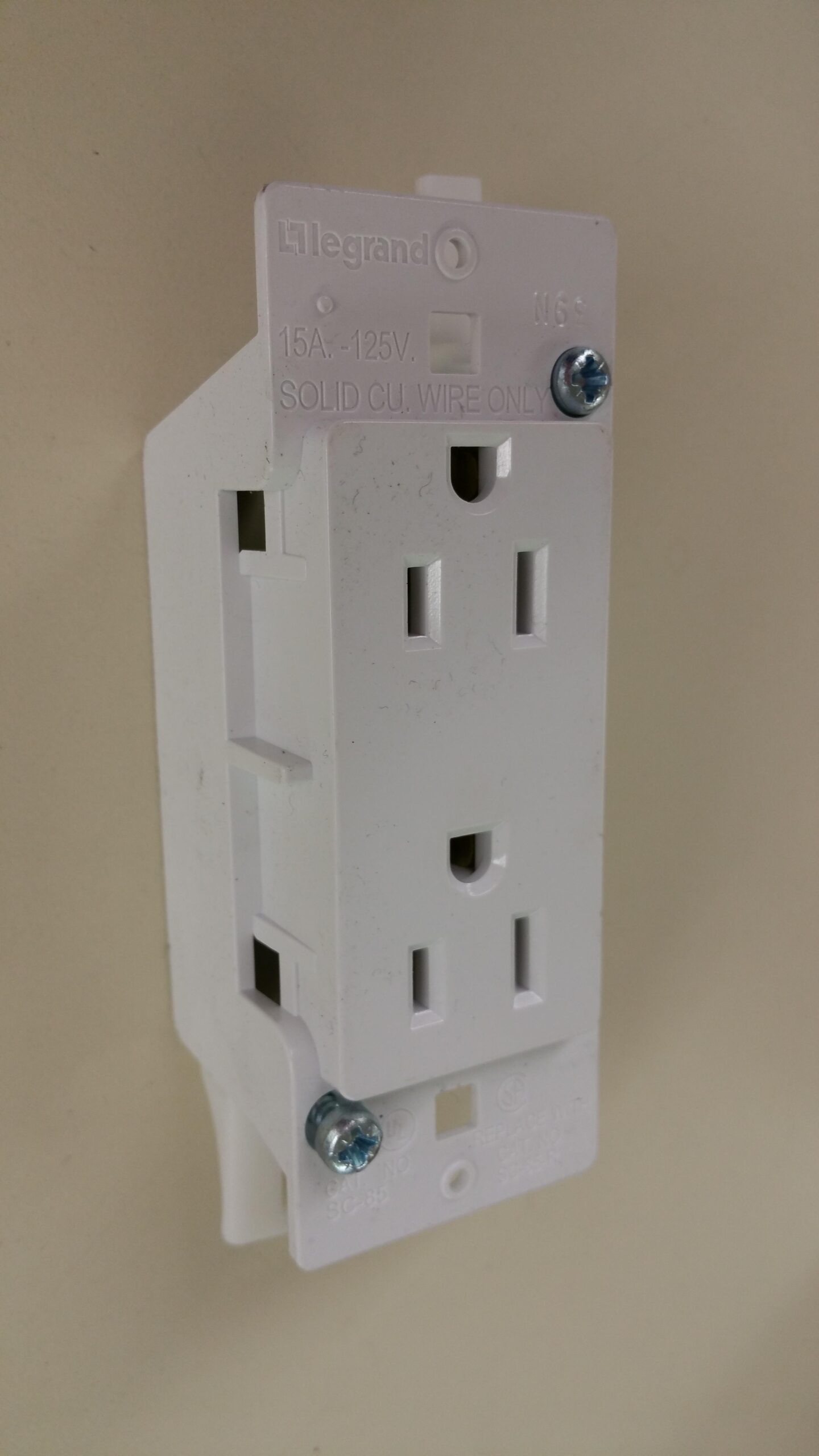 White Self Contained Wall Receptacle